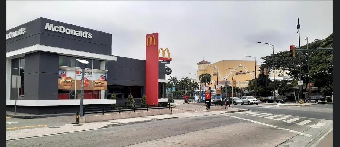 Mega Suite Junto Al San Marino Shopping Guayaquil Exteriér fotografie